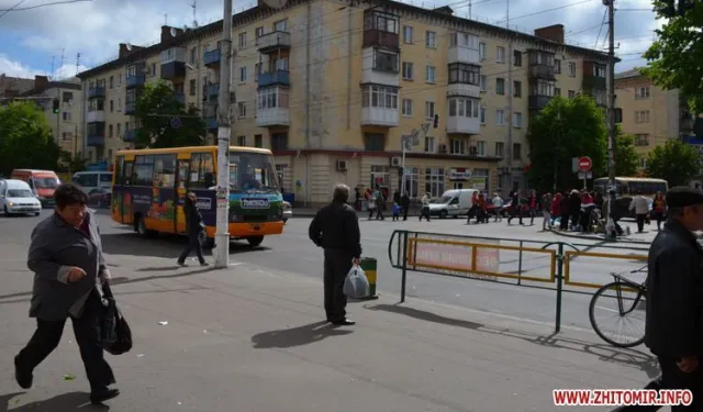 У Житомирі з вулиць Хлібної та Мануїльського перенесли зупинки (Фото) — фото 2