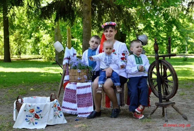 У Житомирі відсвяткували День матері (Фоторепортаж) — фото 4