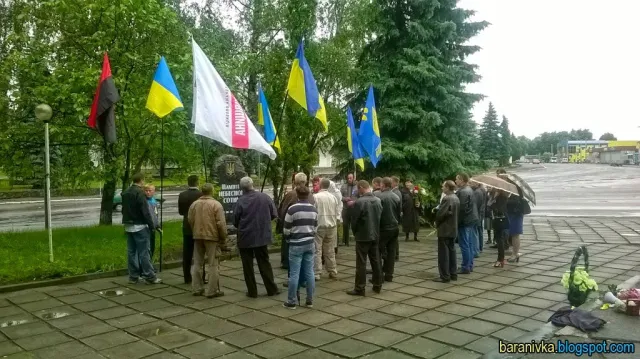 У Житомирській області відкрили відкрили пам'ятний знак Героям Небесної сотні (Фото) + (Відео) — фото 4