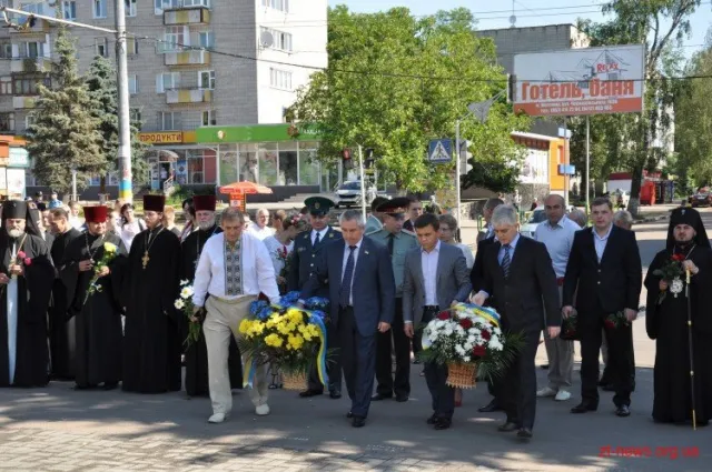Житомирщина відзначила День Конституції (Фото) — фото 1