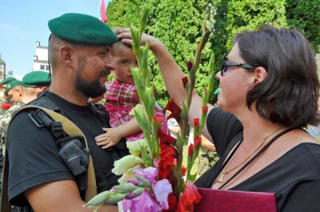 Оплесками, квітами і нагородами зустріли прикордонників Північного регіонального управління (Фоторепортаж) — фото 6