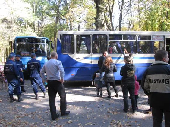 Із санаторію у Житомирській області відправили додому 45 переселенців (Фото) — фото 3