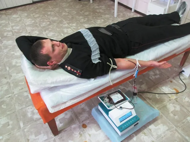 Рятувальники здали кров для поранених військово-службовців у зонах проведення АТО (Фото) — фото 3