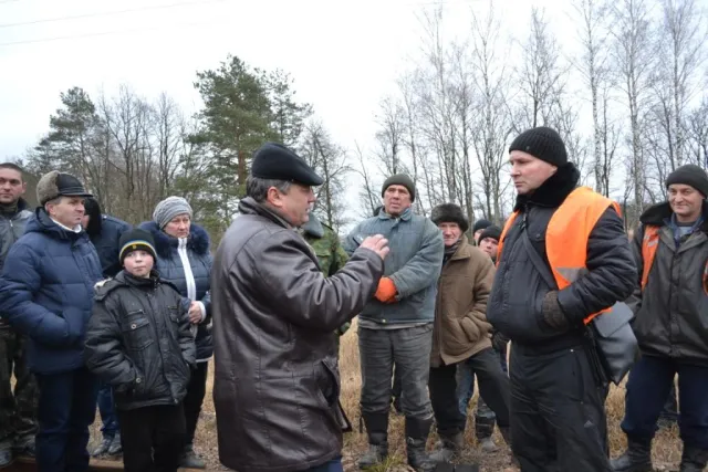 Селяни не дозволили залізничникам розібрати 21 кілометр залізниці (Фото) — фото 3