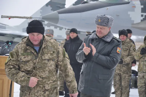 Десять десантників із 95 аеромобільної бригади отримали ордени від Президента в Озерному (Фоторепортаж) — фото 2