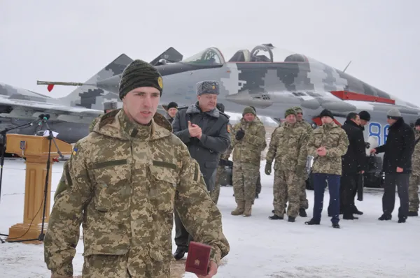 Десять десантників із 95 аеромобільної бригади отримали ордени від Президента в Озерному (Фоторепортаж) — фото 8