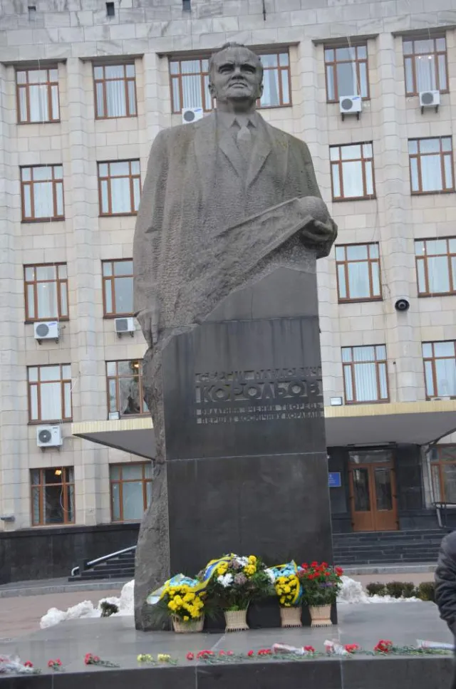 Житомиряни вшанували 108-річницю від дня народження Корольова — фото 1