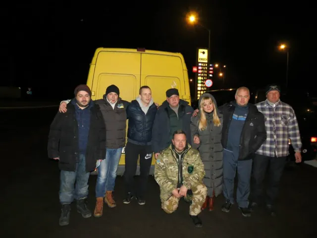 Житомирські волонтери допомагають вихованцям інтернату в зоні АТО (Фоторепортаж) — фото 6