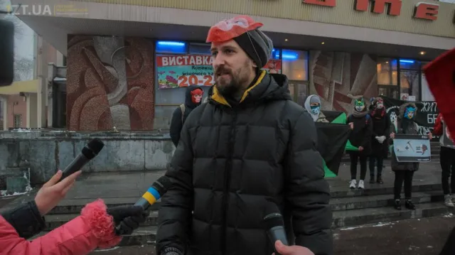 У Житомирі активісти закликали не купувати речі зі шкіри й хутра (Фото) + (Відео) — фото 2
