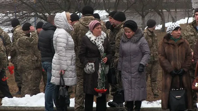 Житомир попрощався із двома бійцями 95-ї бригади (Фоторепортаж) + (Відео) — фото 2