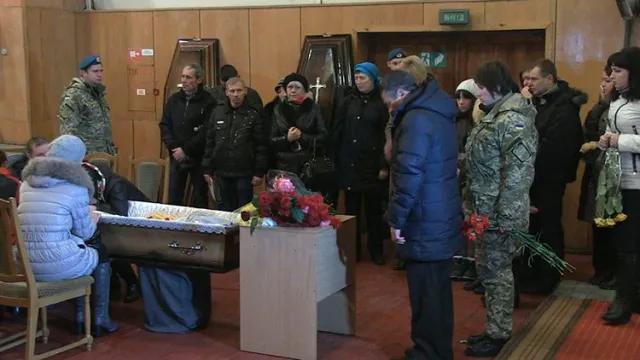 Житомир попрощався із двома бійцями 95-ї бригади (Фоторепортаж) + (Відео) — фото 11