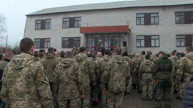 Житомир попрощався із двома бійцями 95-ї бригади (Фоторепортаж) + (Відео) — фото 4