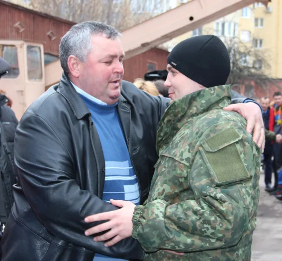 Житомирські правоохоронці поїхали боронити правопорядок на Луганщині (фоторепортаж) + (відео) — фото 8