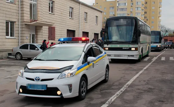 Житомирські правоохоронці поїхали боронити правопорядок на Луганщині (фоторепортаж) + (відео) — фото 10