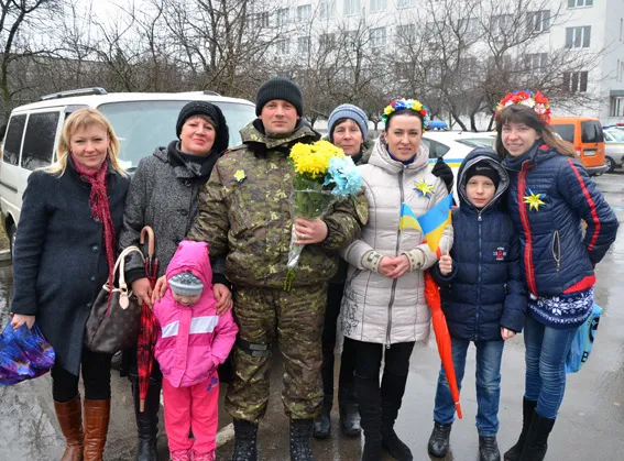 Житомирські ДАІшники повернулися з-під Маріуполя (фото) — фото 3