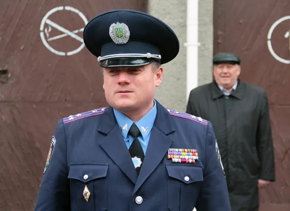 Рідні, друзі та колеги зустріли правоохоронців, які повернулись із Луганщини (фото) + (відео) — фото 2
