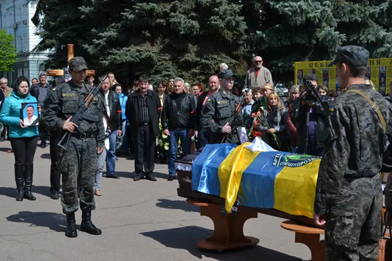 Житомир попрощався з героєм-добровольцем Віктором Лаговським (фоторепортаж) — фото 2