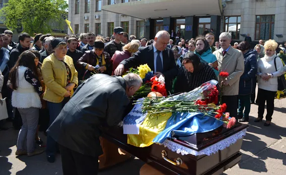 Житомир попрощався з героєм-добровольцем Віктором Лаговським (фоторепортаж) — фото 4