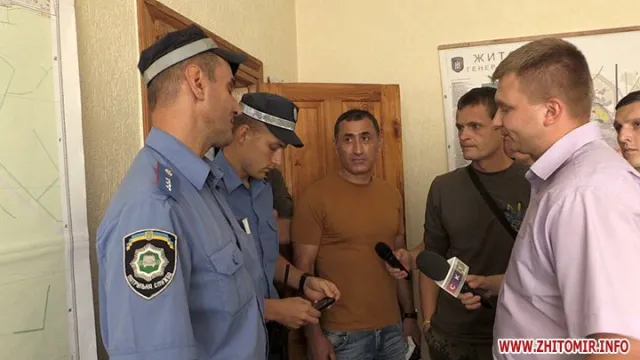 Активісти Житомира дістануть Самборського навіть з під шафи (фото, відео) — фото 6