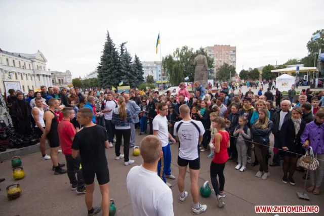 На День Житомира жителі вшанували 1131-ий День народження рідного міста гирями (фото, відео) — фото 9