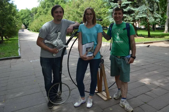 Велодень в Житомирі: депутати обкатують маршрут, нові велодоріжки та ретровелосипеди — фото 1